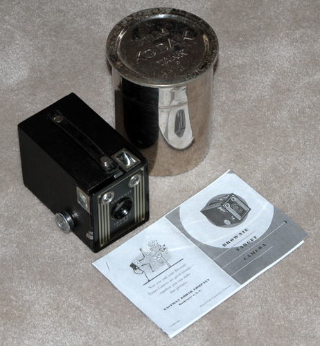 kodak brownie target six-20 vintage box art deco film camera