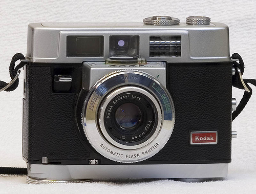 kodak motolrmatic 35, vintage 35 mm film camera 1960