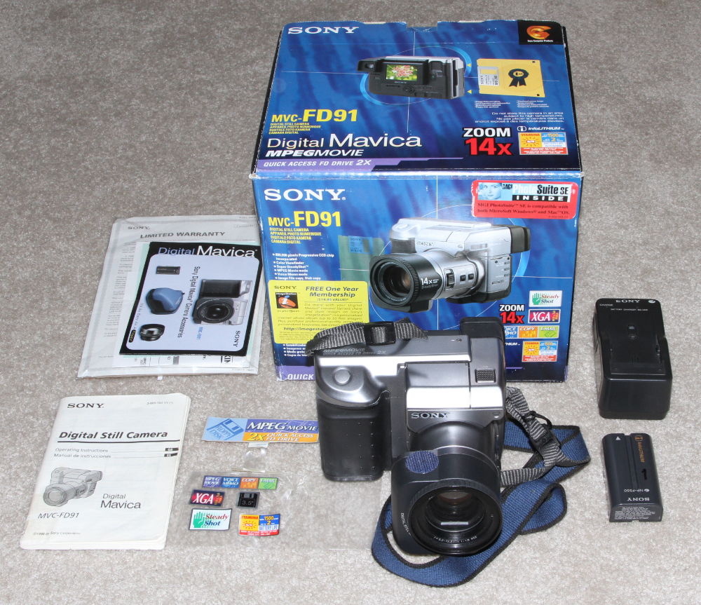 Sony Mavica MVC-FD91 digital camera kit